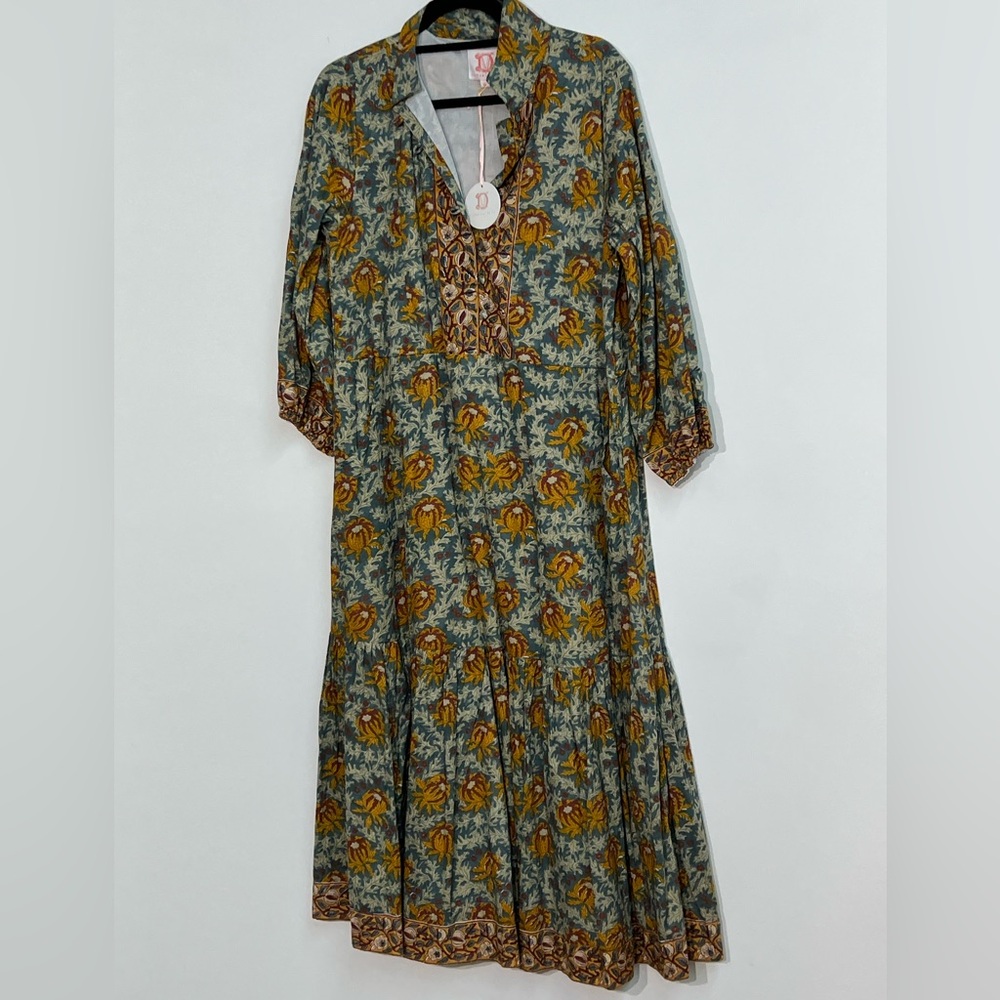 Victoria Dunn Folly, NWT, size medium,
